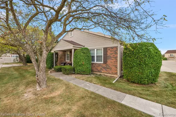 Clinton Township, MI 48038 1021,15823 Charleston Drive