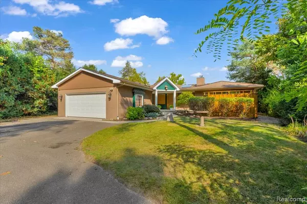 Lake Orion, MI 48362 1351,1156 Seneca Road