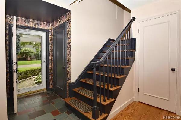 Birmingham, MI 48009 3035,955 Wakefield Street