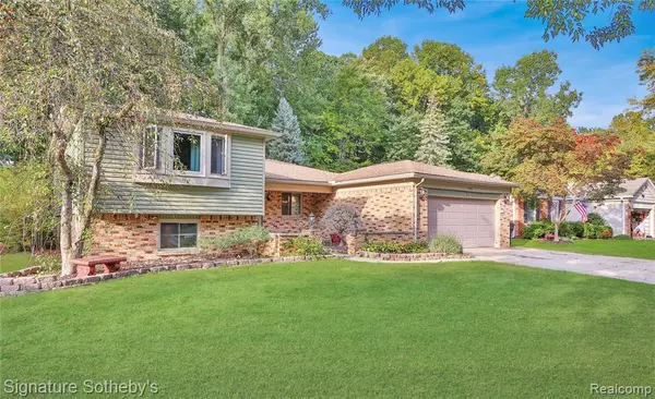 Troy, MI 48085 3837,2089 Topaz Drive