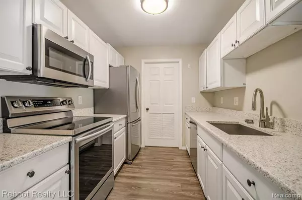 Shelby Twp, MI 48316 5066,56197 Troon