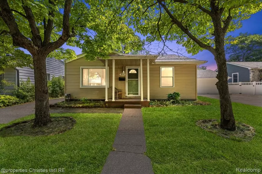 1890 College Street, Ferndale, MI 48220 2056