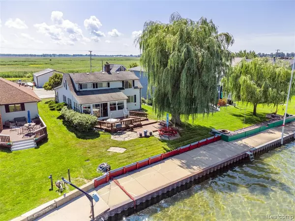 8107 Anchor Bay Drive,  Clay,  MI 48001 3523