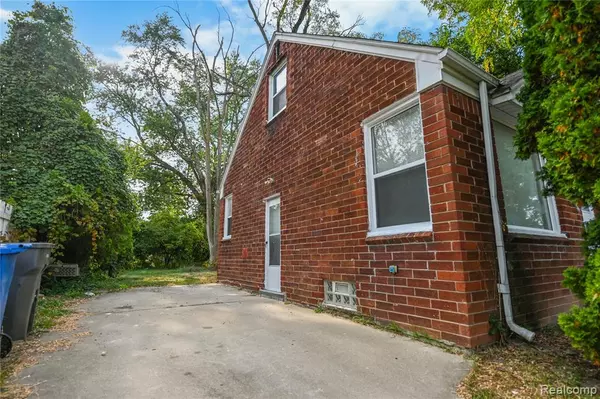 Inkster, MI 48141 1761,1248 Colonial Drive