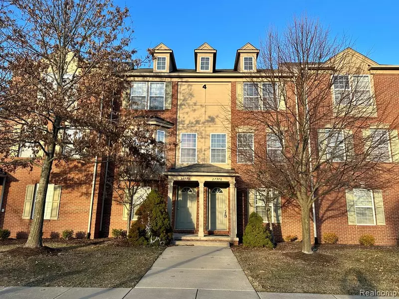 27976 DECLARATION Road, Novi, MI 48377 2555
