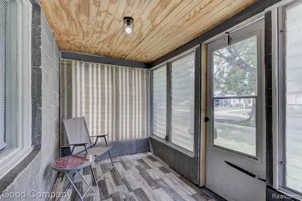 Hazel Park, MI 48030 2116,1744 E Madge Avenue