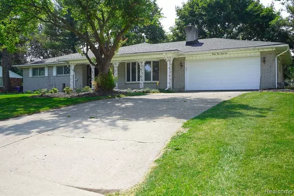 Waterford, MI 48328 3128,2949 Lacota Road