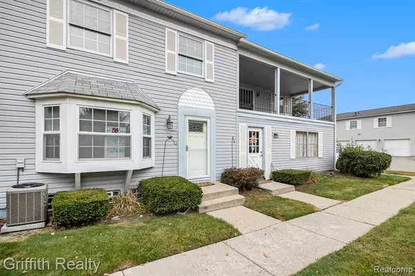 Walled Lake, MI 48390 3638,229 Lake Village Drive