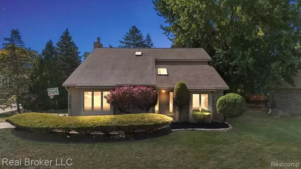 35095 Savannah Lane, Farmington Hills, MI 48331 3202