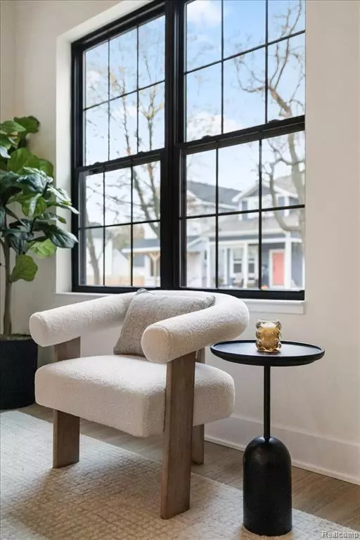 Detroit, MI 48214 2837,1752 Fischer Street