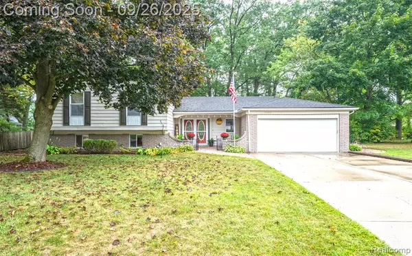 2880 Wareing Drive, Orion Twp, MI 48360 1656