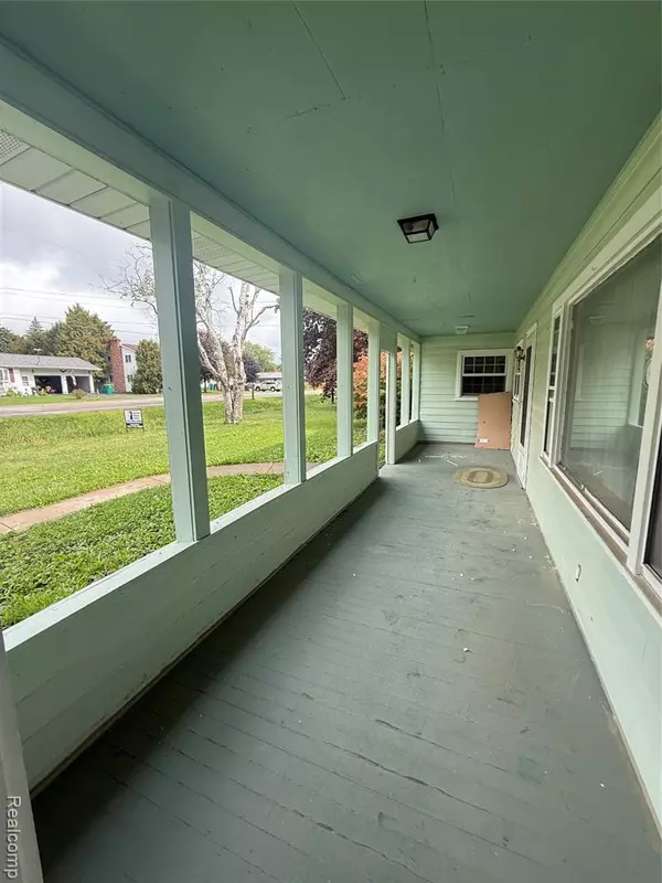 Update, MI 48706,3176 E Fisher Road