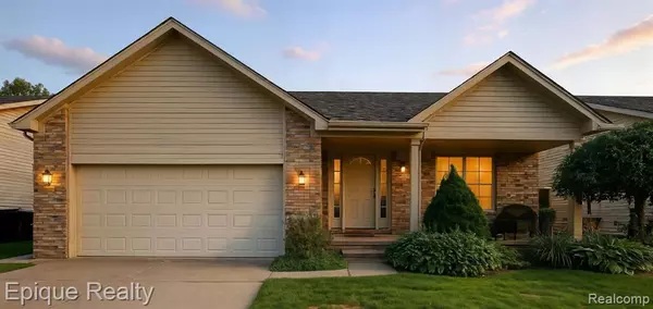 418 Converse Court, Lake Orion, MI 48362 3370