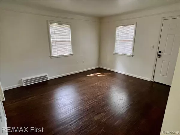 Pontiac, MI 48340 2748,70 E Rutgers Avenue