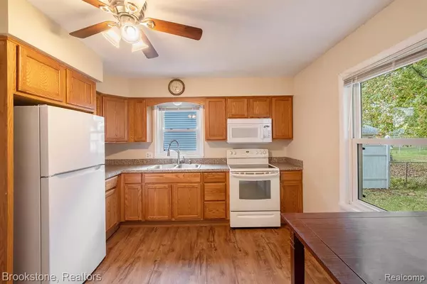 Holly, MI 48442 1262,805 Hartner Drive