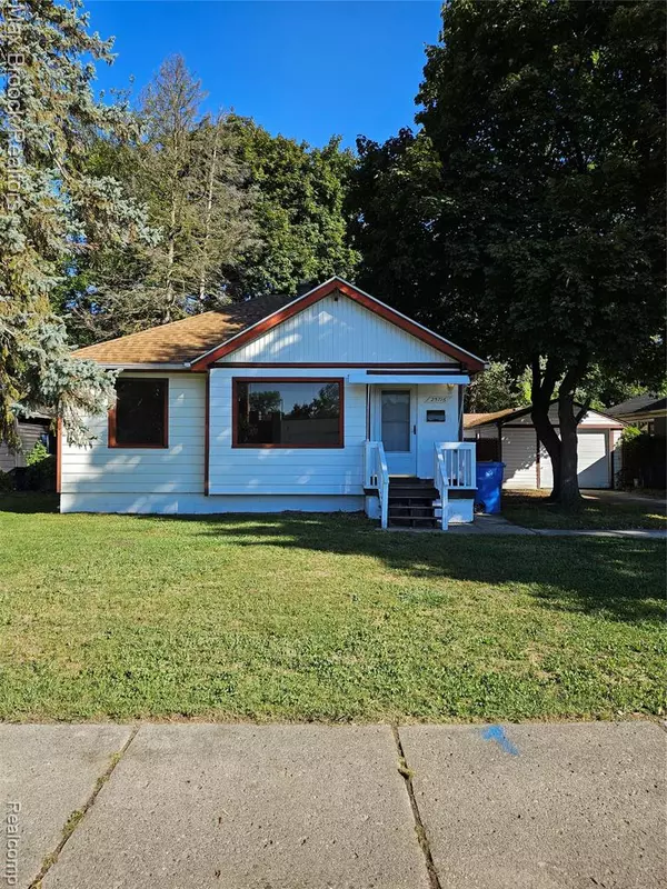 25716 Notre Dame Street, Dearborn Heights, MI 48125 1133