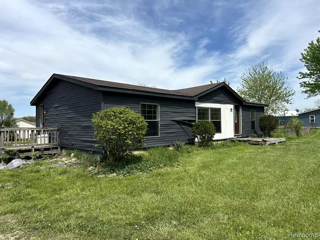 Holly, MI 48442 1463,5151 HUNTLEY Drive