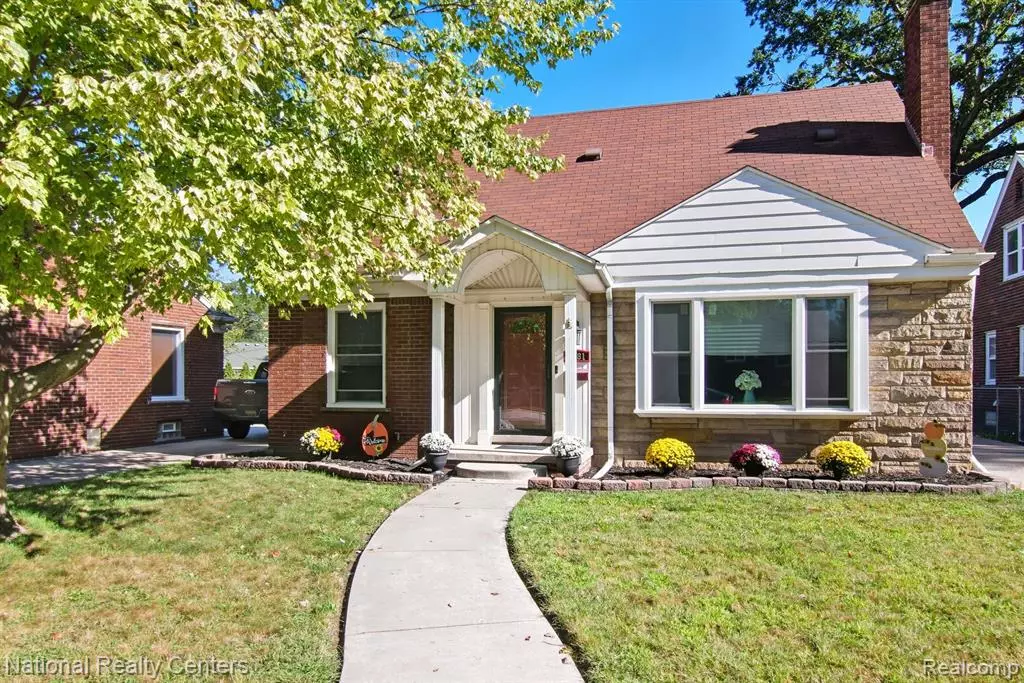 Dearborn, MI 48124 3919,1881 Woodside Street