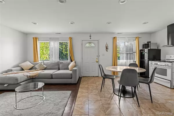 Warren, MI 48091 2929,7052 Victory Avenue