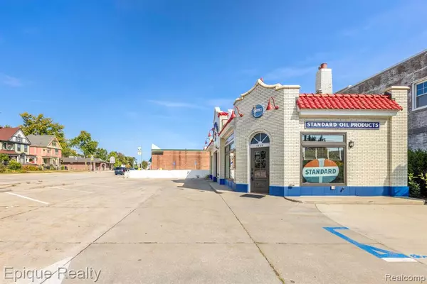 Port Huron, MI 48060 5923,1522 Military Street