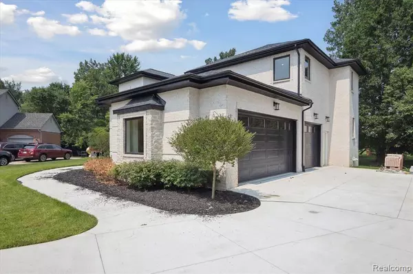 Canton, MI 48187,46676 Grand Oak Court