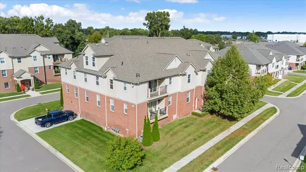 Shelby Twp, MI 48317 1286,5656 Flagstaff Pines Drive