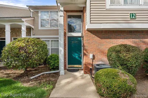 Sterling Heights, MI 48314 1227,44935 Marigold Drive