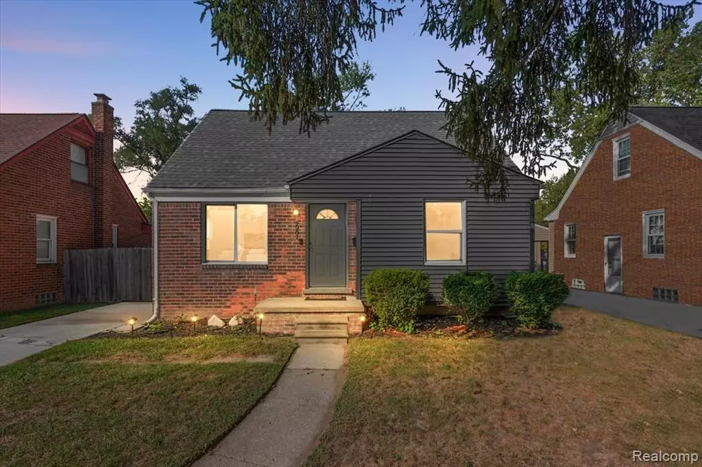 Royal Oak, MI 48073 3514,2907 N Altadena Avenue