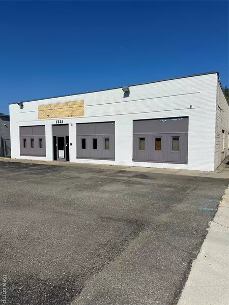 1521 E 8 Mile Road, Fenton, MI 48220 2614