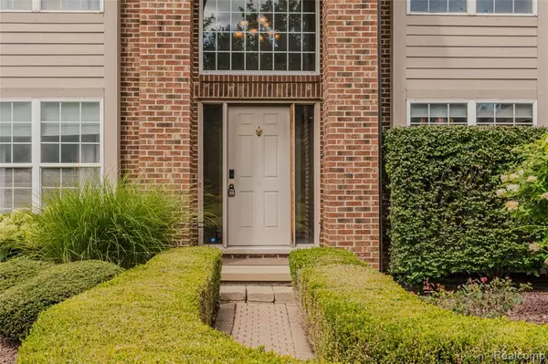 Commerce Twp, MI 48390 4403,1860 Twin Sun Circle