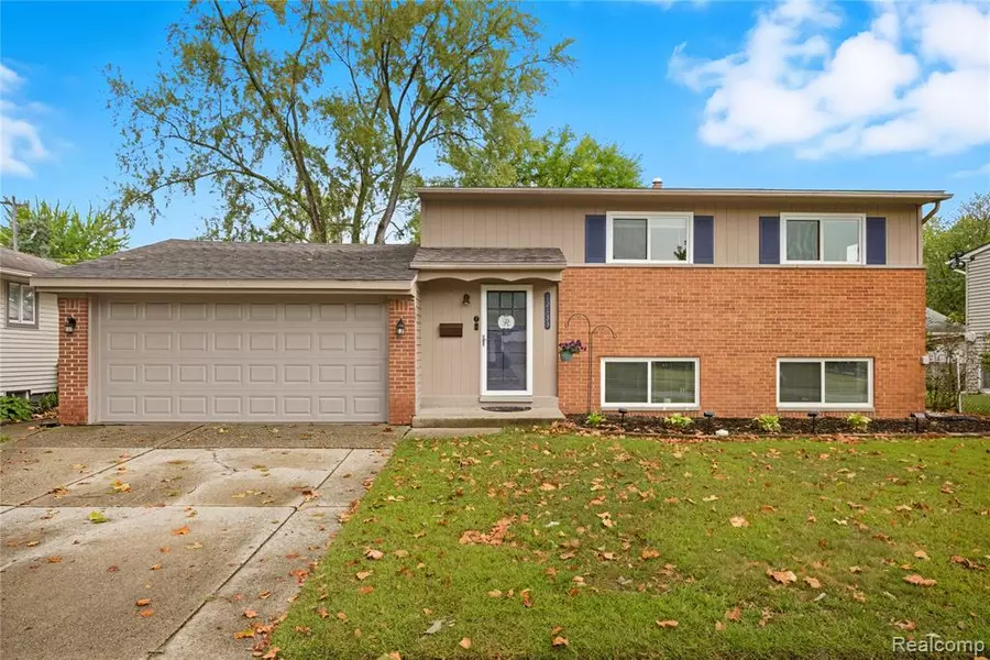 12133 Chattman Drive, Sterling Heights, MI 48313 1725