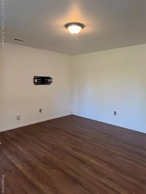 Taylor, MI 48180 1653,6939 Banner Street