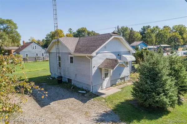5305 Lapeer Road, Burton, MI 48509 1998