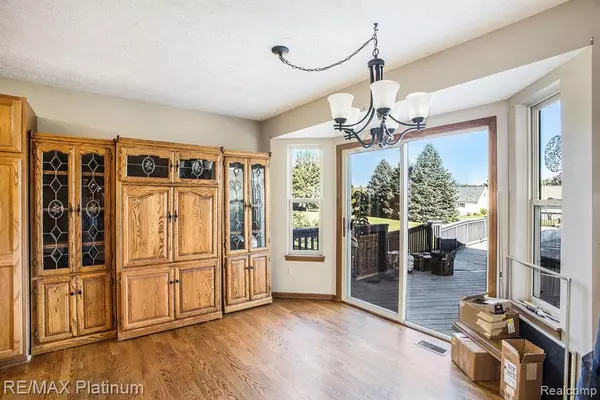 Howell, MI 48843 9594,7819 Summer Breeze Trail