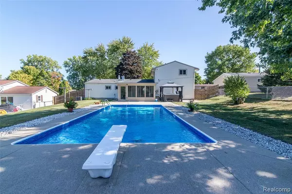 Oxford, MI 48371 6006,1404 Cardigan Drive