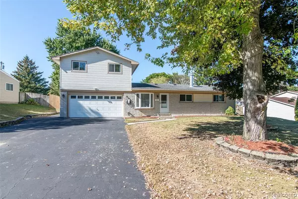 Oxford, MI 48371 6006,1404 Cardigan Drive