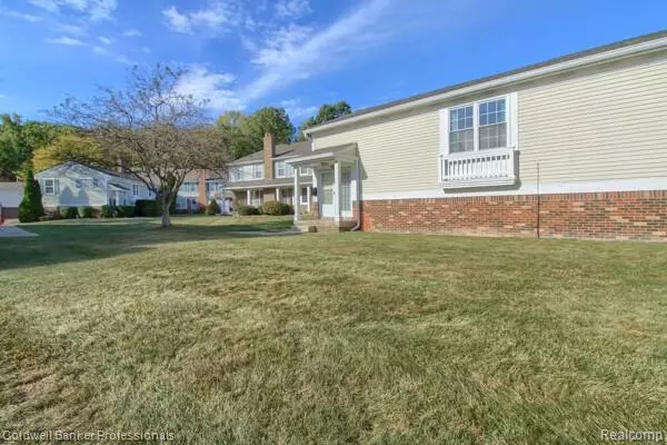 Novi, MI 48167 2402,41796 Broquet Drive
