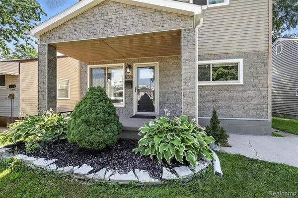 Melvindale, MI 48122 1056,17652 Robert Street