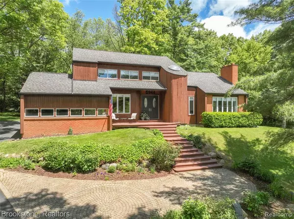 Clarkston, MI 48346 3398,5944 WATERFORD HILL