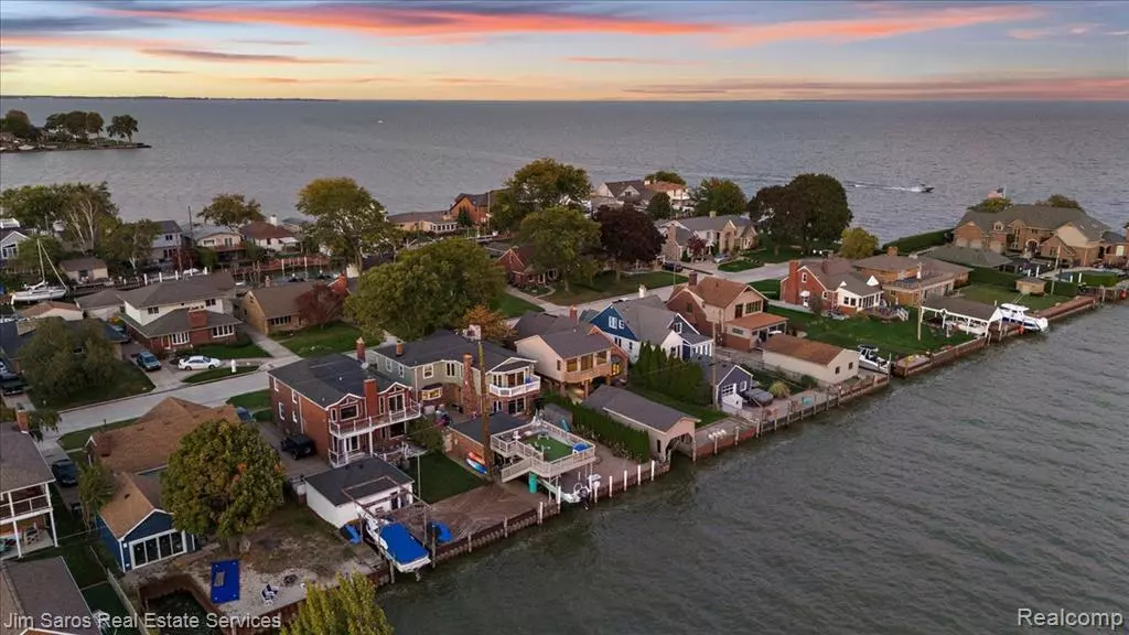 22676 Bayview Drive, Saint Clair Shores, MI 48081 2447