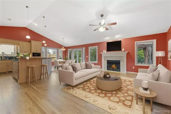 South Lyon, MI 48178 8143,13708 Monarch Drive