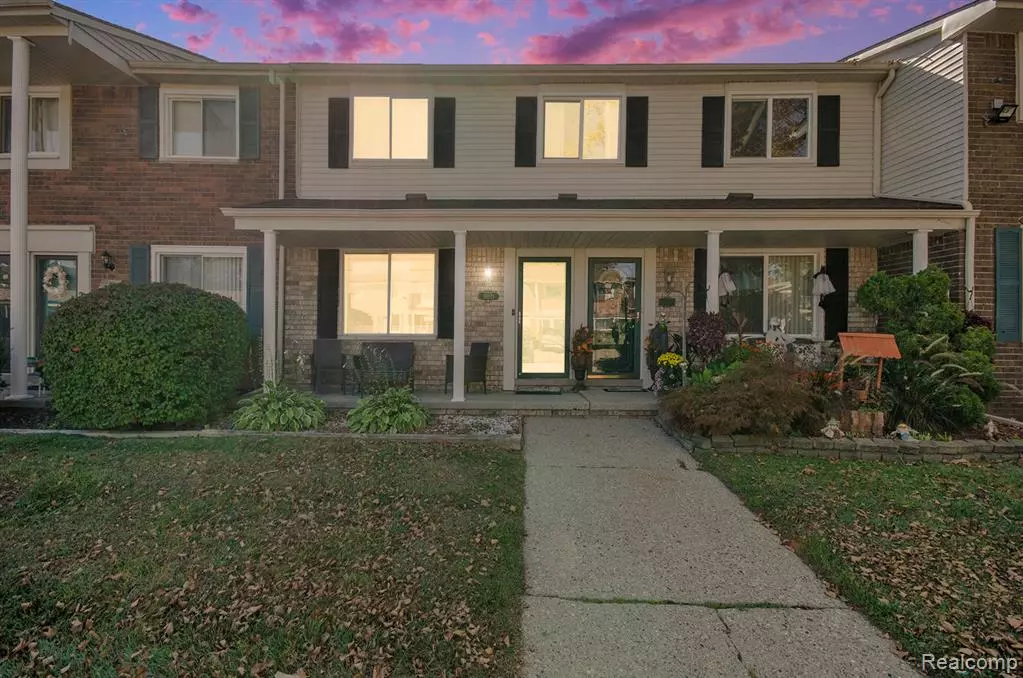 Sterling Heights, MI 48312 1639,38171 Jamestown Drive