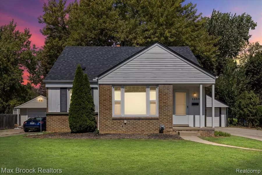 13710 Balfour Street, Oak Park, MI 48237 4104