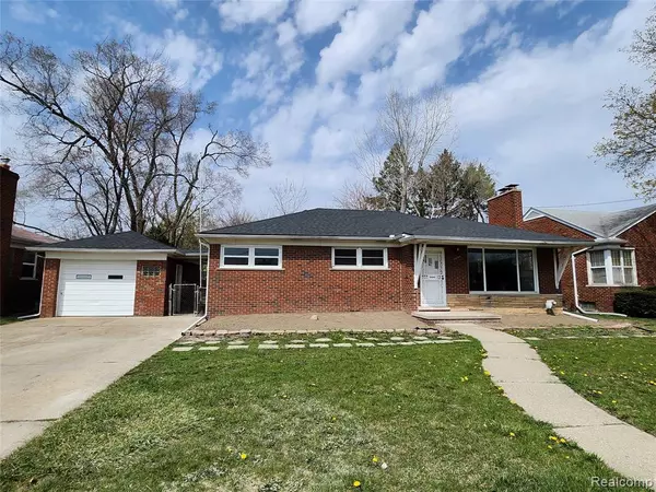 Eastpointe, MI 48021 2974,15705 Juliana Avenue