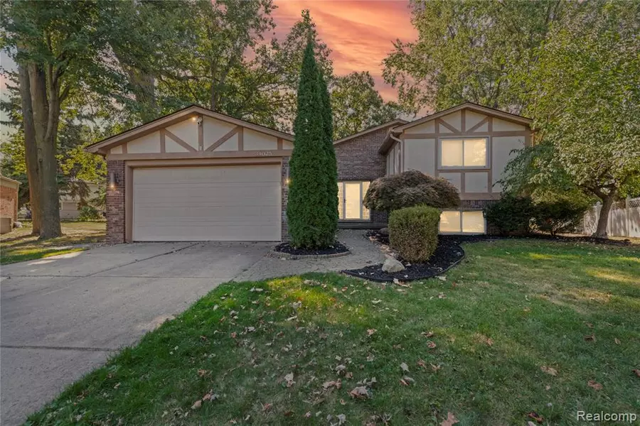 34025 Inverarry Court, Sterling Heights, MI 48312 4617