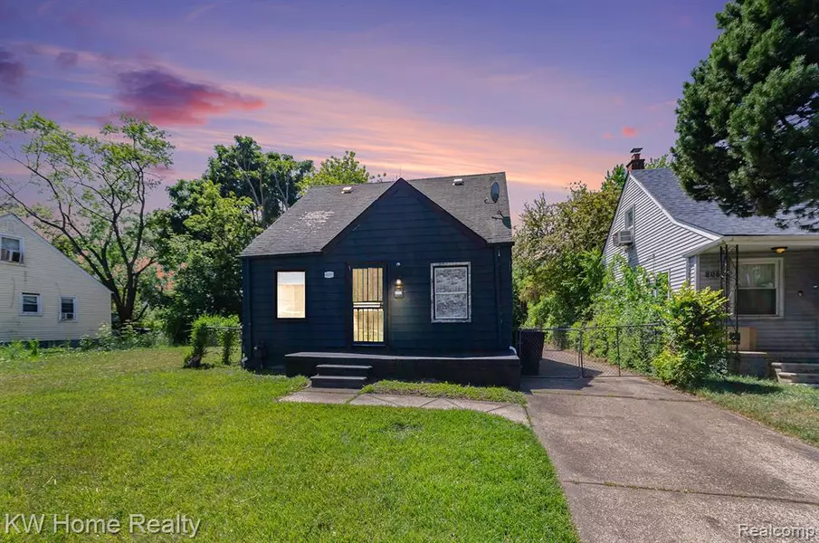 8051 Ashton Avenue, Detroit, MI 48228 3157