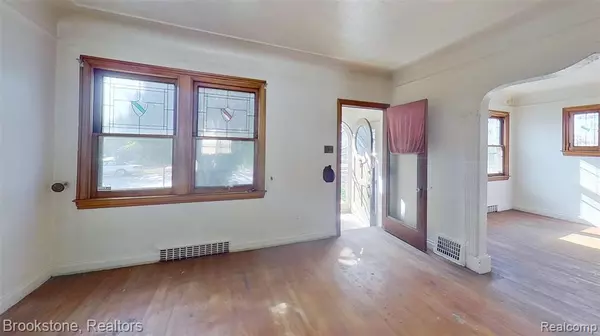 Detroit, MI 48224 2653,5276 Bedford Street