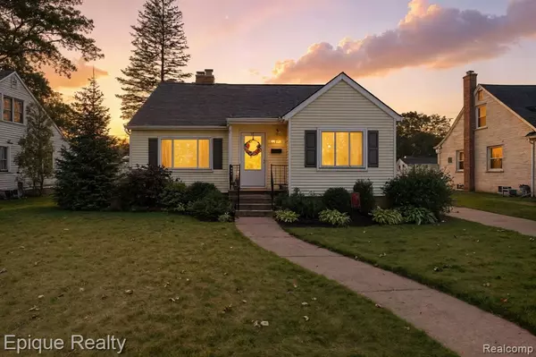 Oak Park, MI 48237 2219,23481 Majestic Street