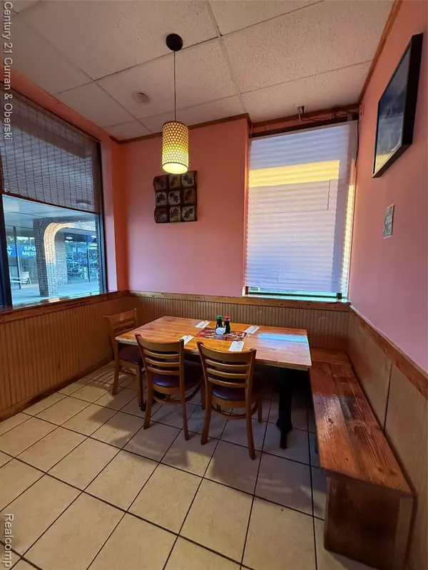 Madison Heights, MI 48071,1449 W 14 Mile Road