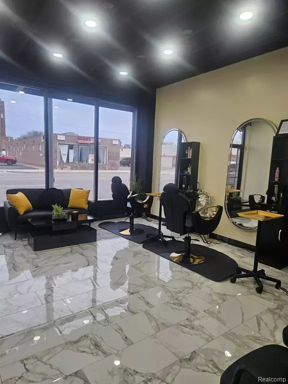 5495 Schaefer, Dearborn, MI 48126